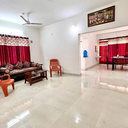 Truelife Homestays - Alamelu Avenue - Fully Furnished Ac 2Bhk Apartments In Tirupati - Walkable To Restaurants & Super Market - Fast Wifi - Kitchen - Easy Access To Airport, Railway Station, Sri Padmavathi & Tirumala Temple Exterior foto