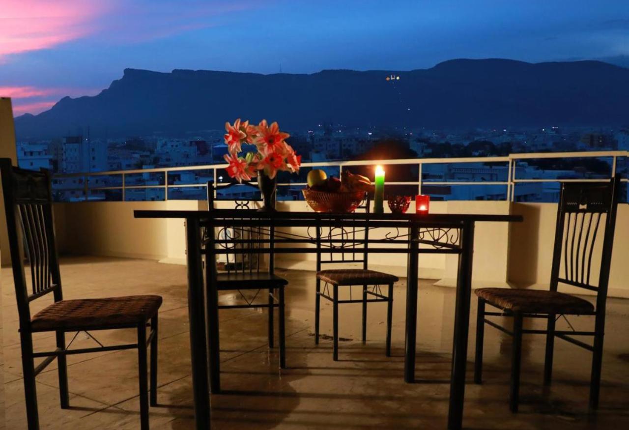 Truelife Homestays - Alamelu Avenue - Fully Furnished Ac 2Bhk Apartments In Tirupati - Walkable To Restaurants & Super Market - Fast Wifi - Kitchen - Easy Access To Airport, Railway Station, Sri Padmavathi & Tirumala Temple Exterior foto